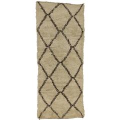Berber Moroccan Carpet Runner with Minimalist Design and Modern Style