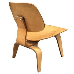 Première édition Eames Evans LCW avec l'étiquette la plus ancienne