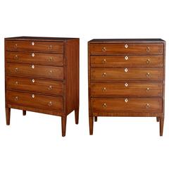 Antique Tailored Pair of English Edwardian Tiger-Mahogany Five-Drawer Bedside Chests