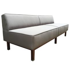 Modern Sofa in the Manner of Florence Knoll