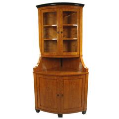 Biedermeier Period Corner Cupboard, circa 1820, Northern Germany 11