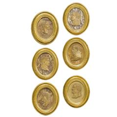 Groupe de six portraits-reliefs d'empereurs romains de profil:: datant des 18e et 19e siècles