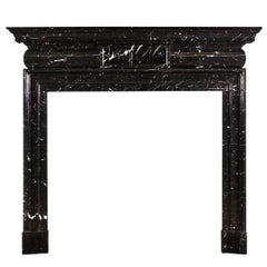 Cheminée en marbre de style géorgien en Nero Marquina