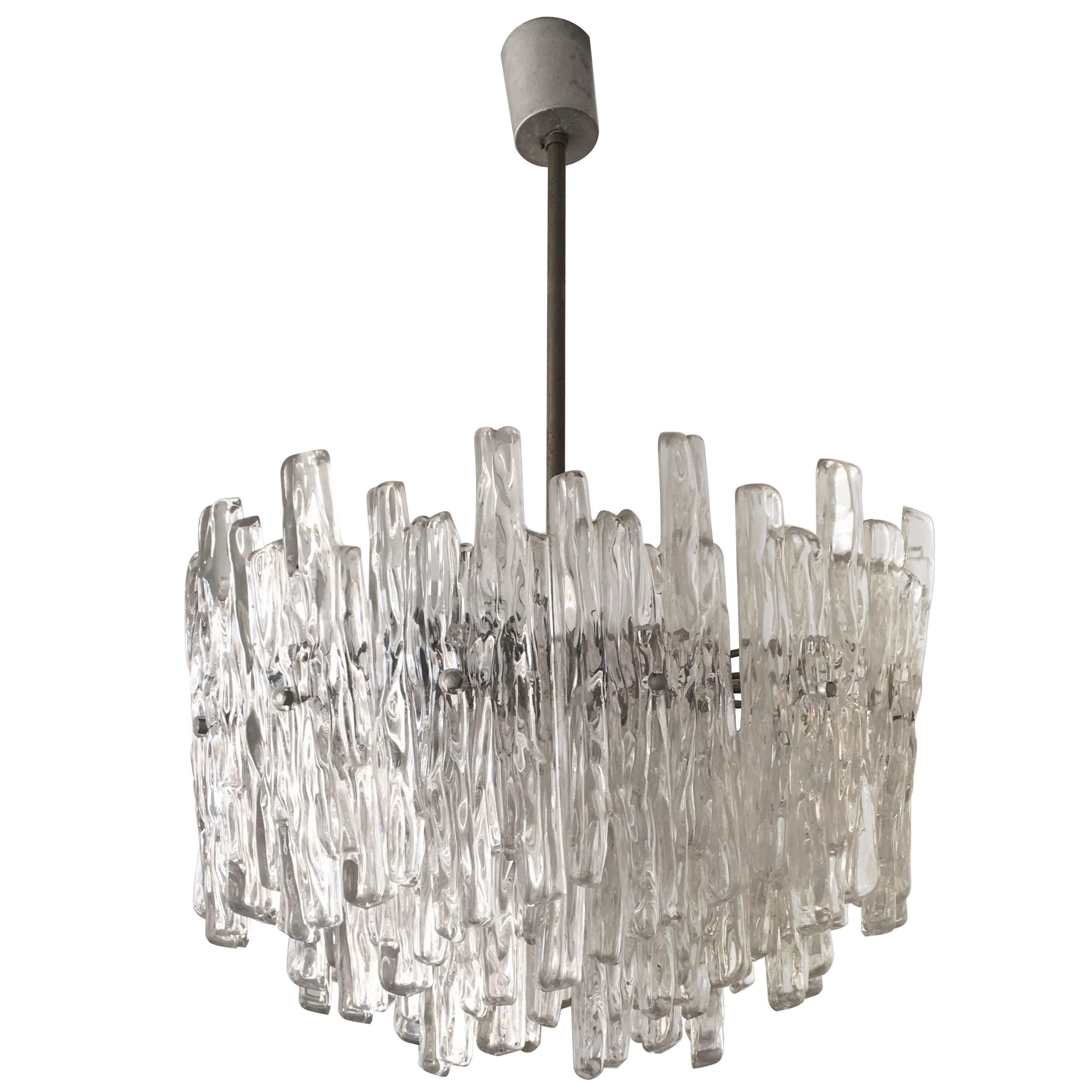 Exceptional Three-Tiered Dramatic Lucite Chandelier in Style of Kalmar, 1960s For Sale