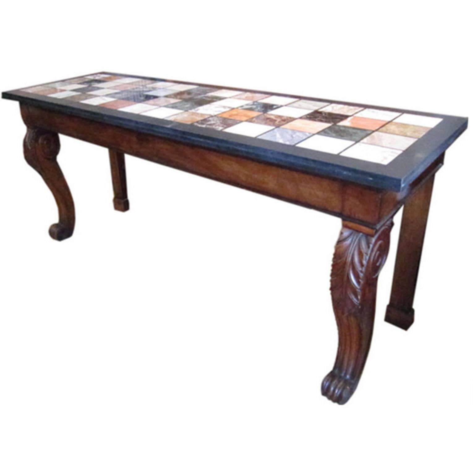 Table console de style Régence en acajou et marbre