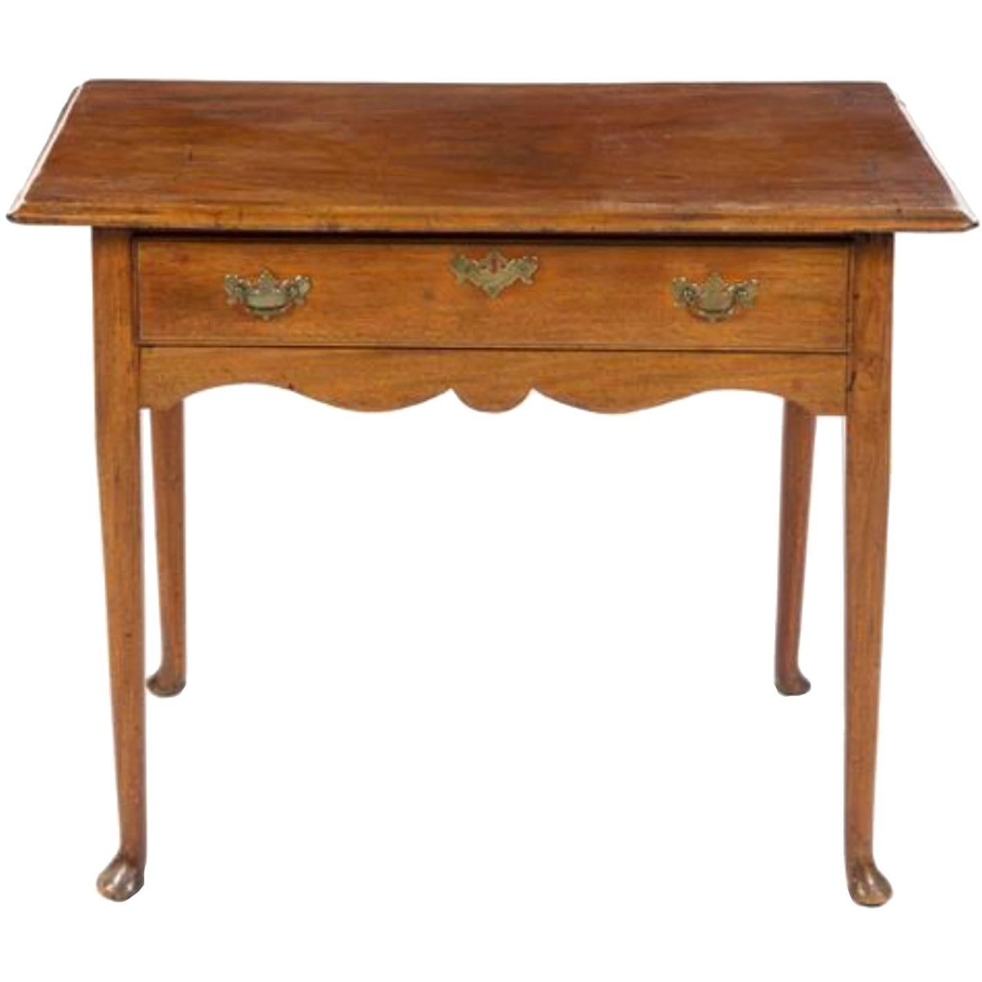 18th Century American Mahogany Tea Table, Great Size and Form For Sale