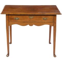18th Century American Mahogany Tea Table, Great Size and Form 1