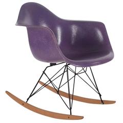 Charles Eames für Herman Miller Lila Fiberglass Lounge Schaukelstuhl Rar