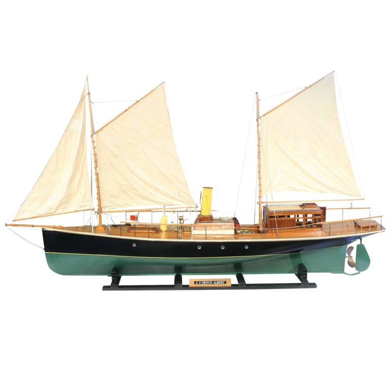 20th Century, Bowman "Snipe" Cruiser, Steam Powered Model Boat, Made in