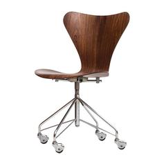 Arne Jacobsen Office Chair Model 3117 by Fritz Hansen in Denmark