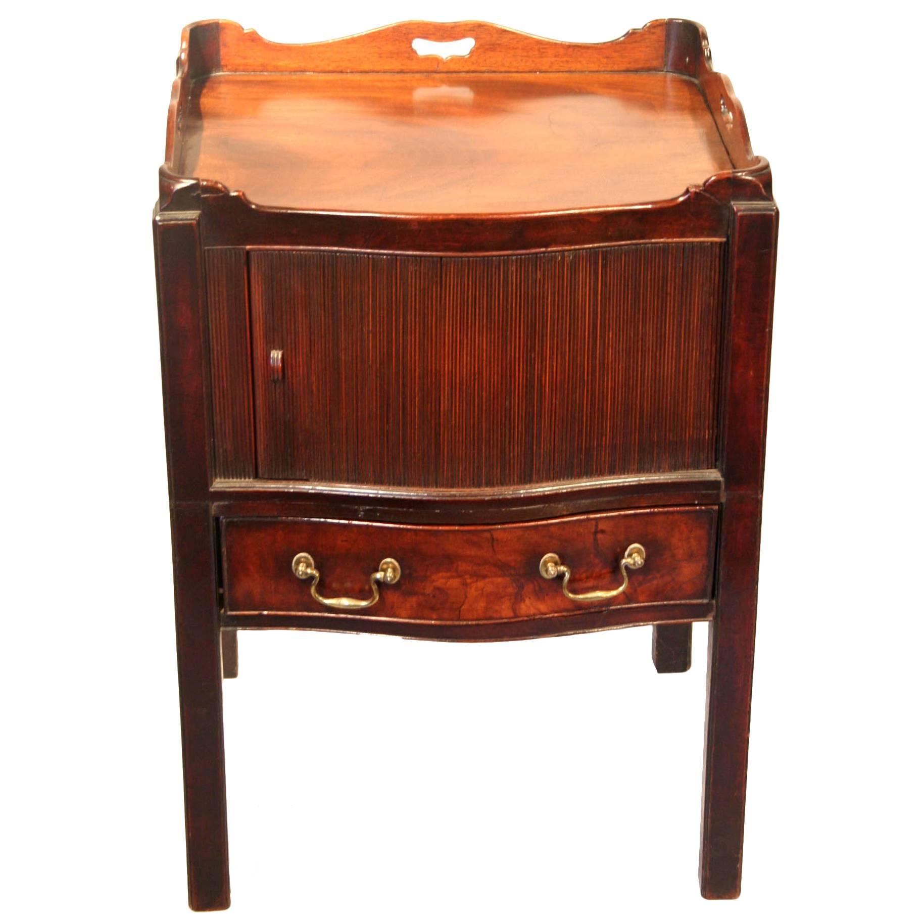 18th Century Georgian English Mahogany Bedside Table For Sale