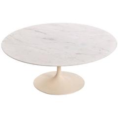 Retro Marble Coffee Table in the style of Eero Saarinen's Tulip table for Knoll