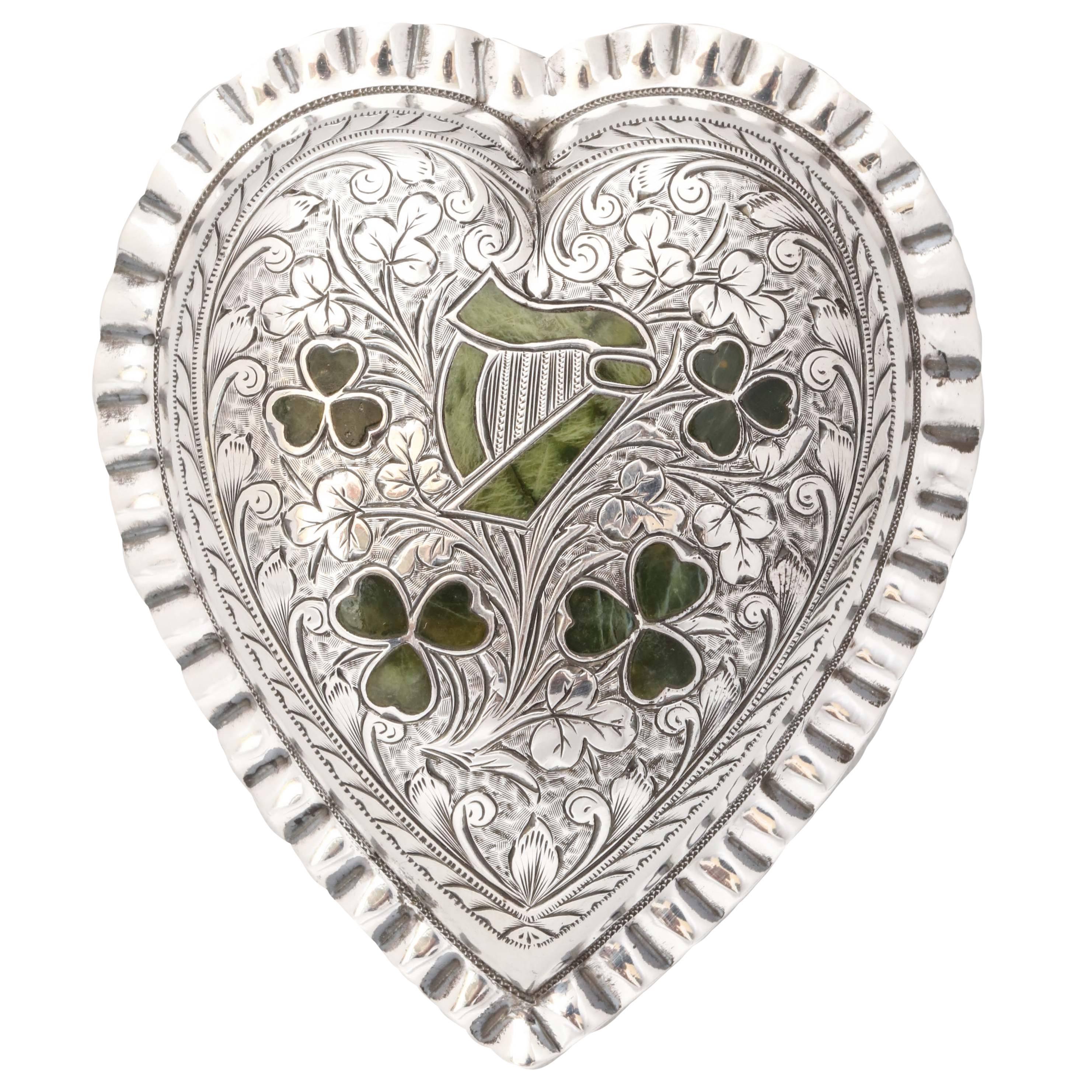 Edwardian Sterling Silver and Agate Heart Form Box with Hinged Lid, Irish Motif