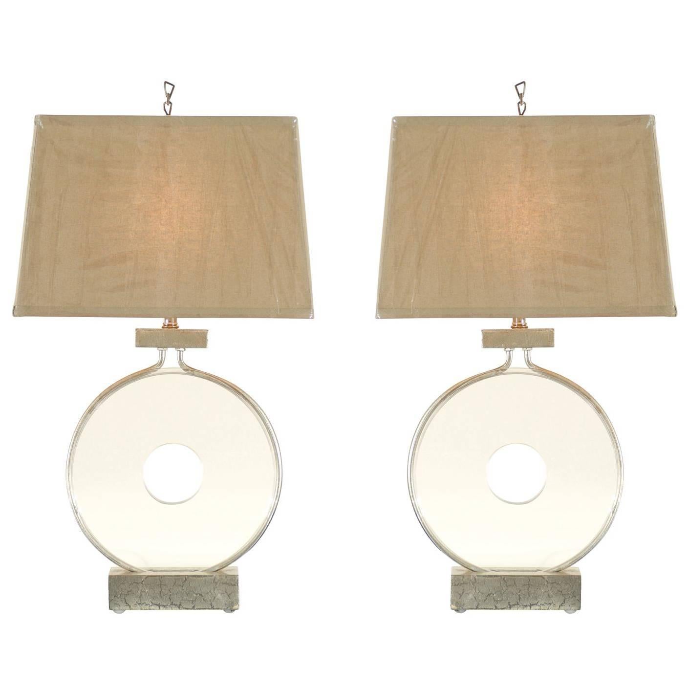 Restored Pair of Stylish Vintage Lucite Disk Lamps For Sale