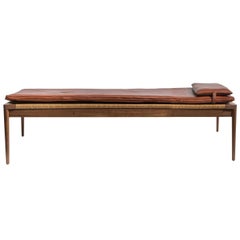 Daybed aus Binsen- und Nussbaumholz von Smilow Furniture