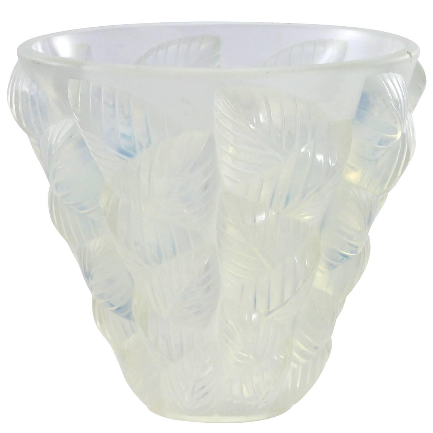 Early 20th Century Art Deco 'Moissac' Opalescent Glass Vase by René Lalique For Sale