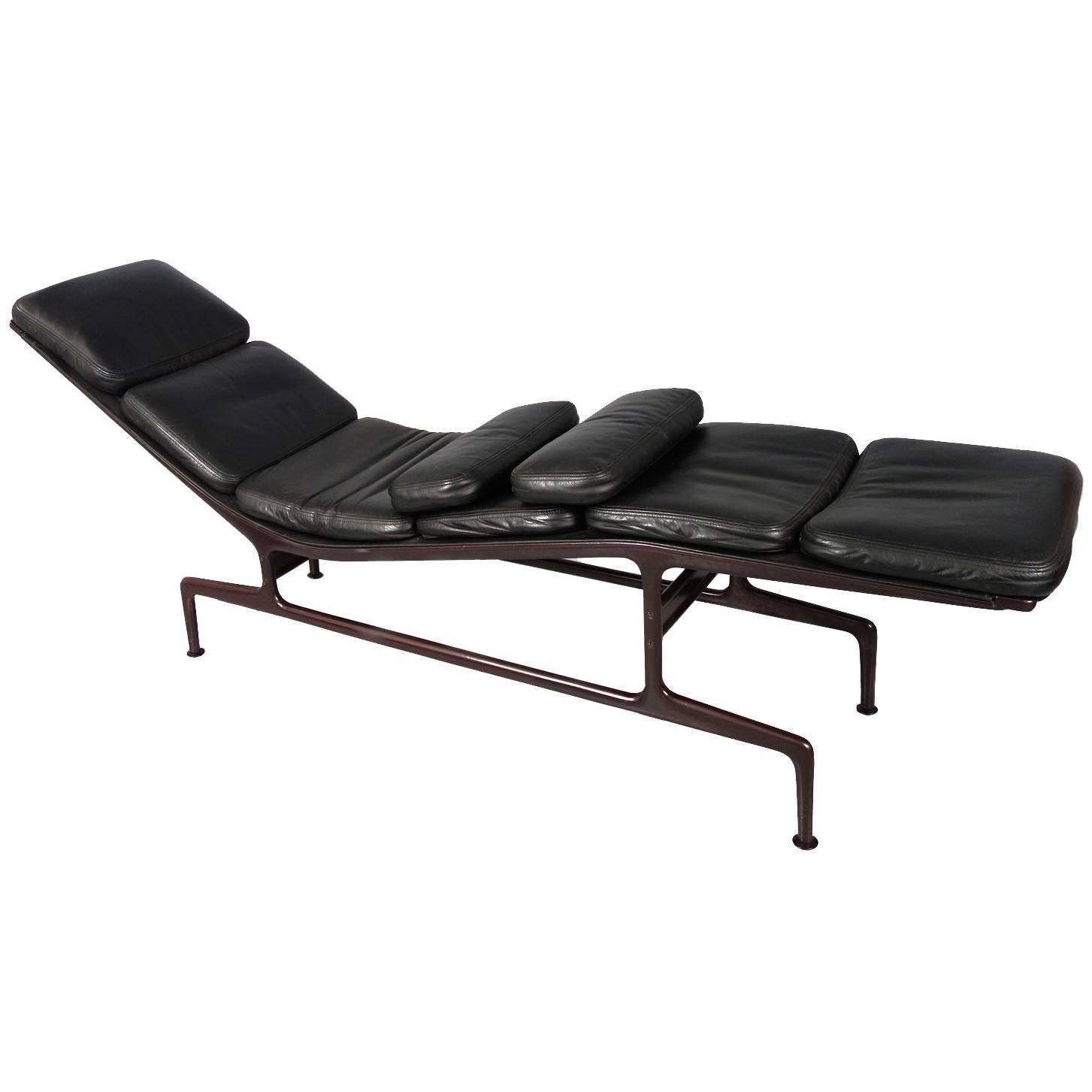 Billy Wilder Chaise Longue by Charles and Ray Eames