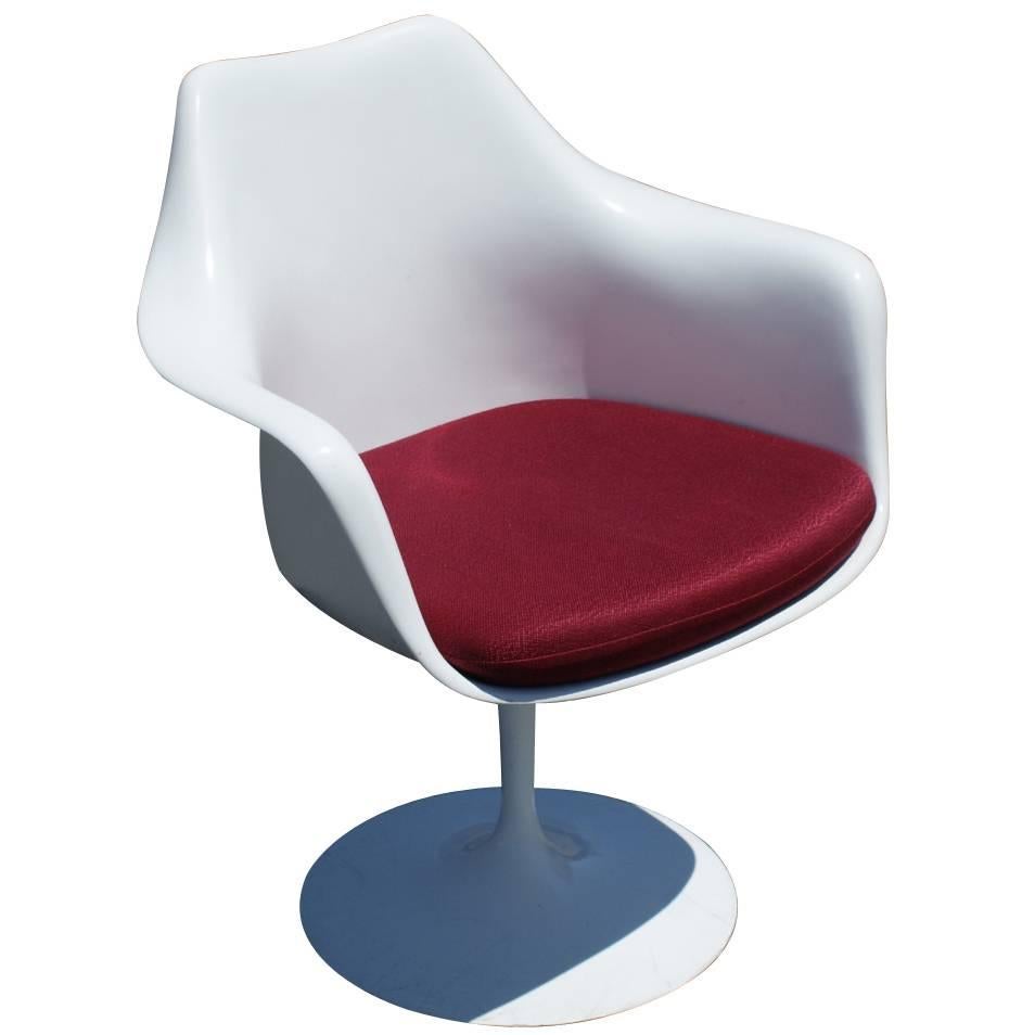 1 Original Knoll Eero Saarinen Swivel Tulip Armchair