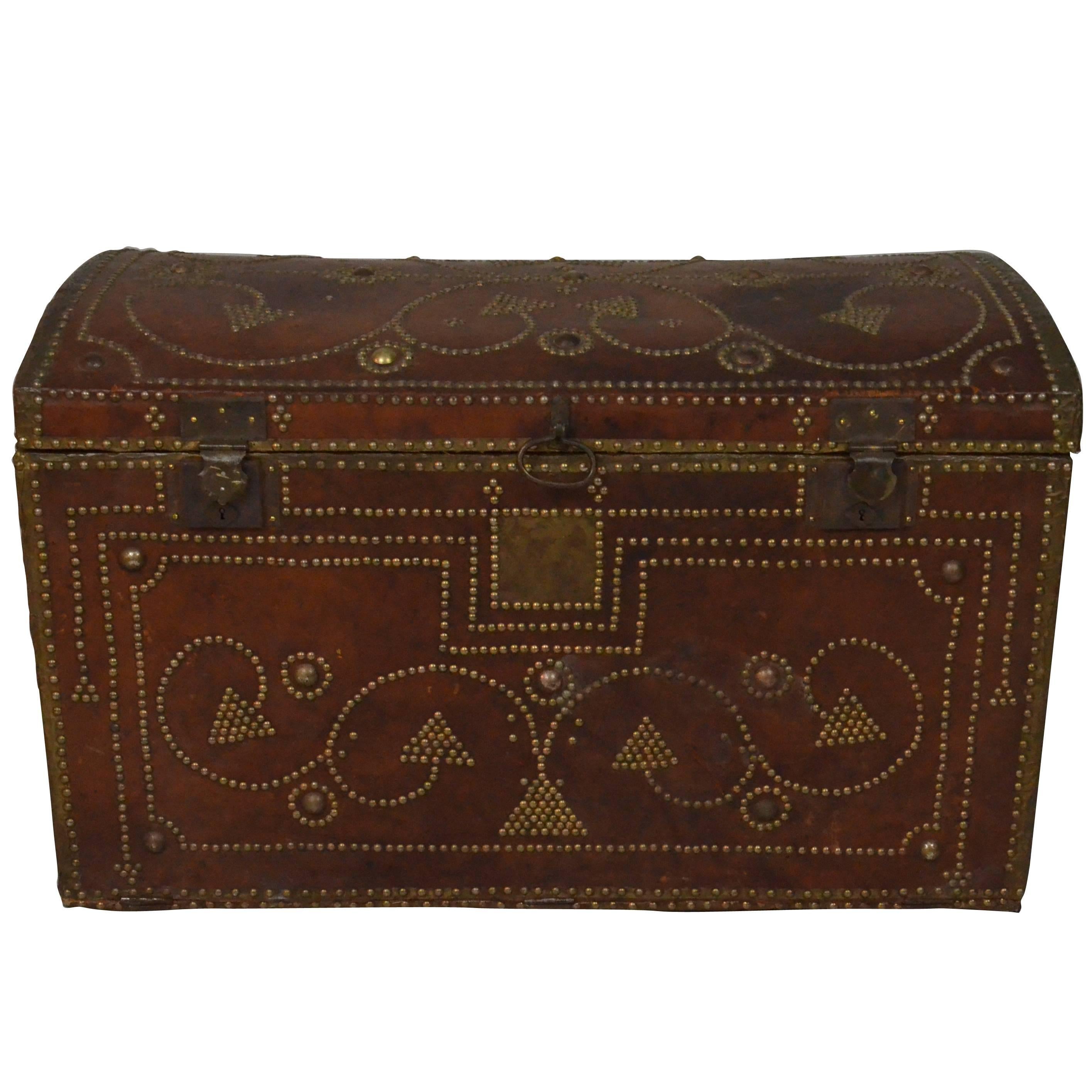Early 20th Century Italian leather and brass studs Trunk 