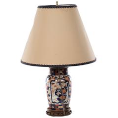 19th Century Japanese Imari Ovoid Porcelain Urn Table Lamp with Floral Cartouche 4