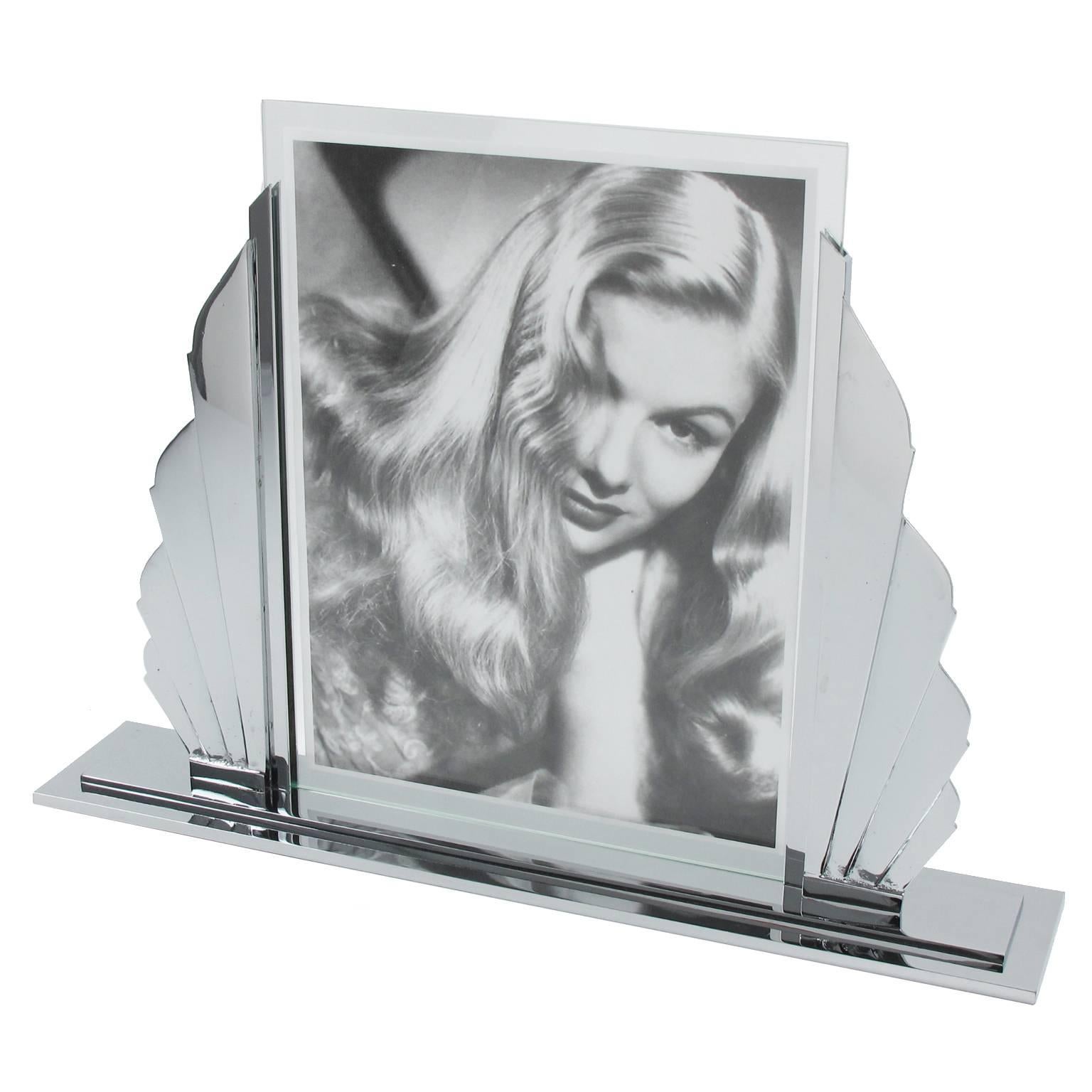 Large French Art Deco Modernist Chrome Picture Photo Frame, circa 1930s