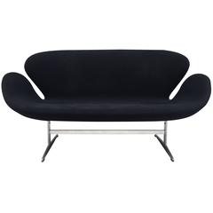 Arne Jacobsen Swan Sofa for Fritz Hansen 1