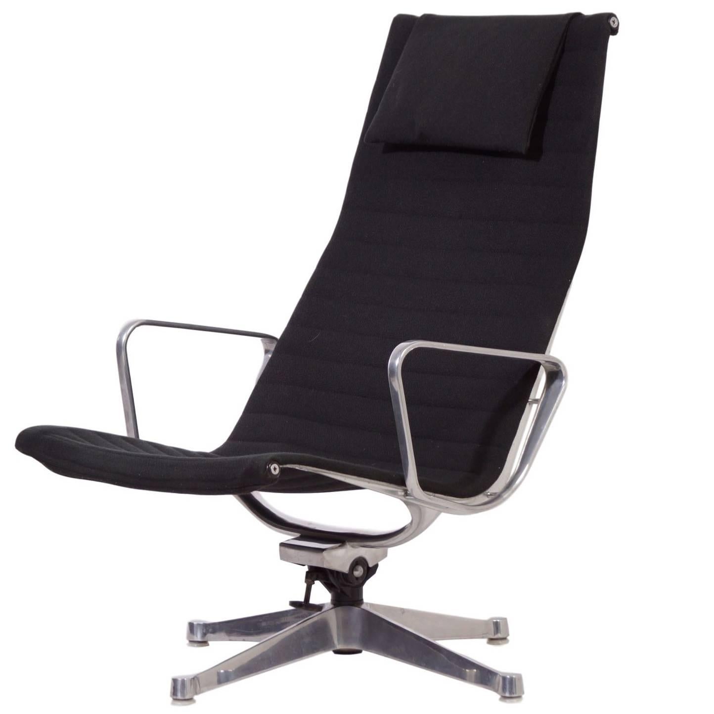 EA124 Lounge Chair by Charles and Ray Eames for Herman Miller, 1958 For Sale