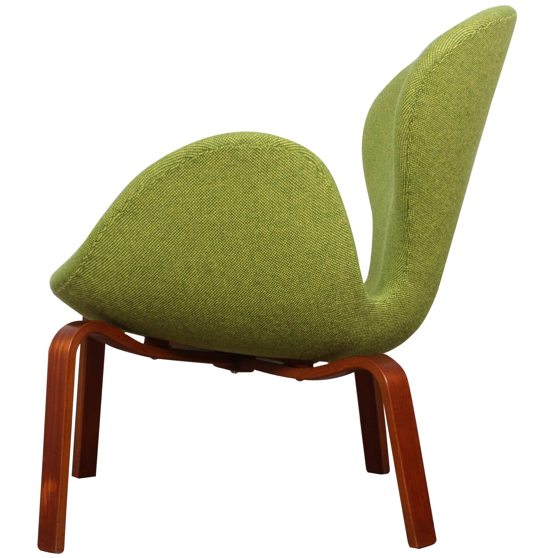 Early Swan Chair by Arne Jacobsen