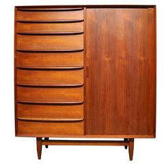 Svend Madsen pour Falster Mobelfabrik Dresser Highboy en teck