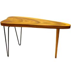 Petite table basse ou cocktail organique Free-Form Dessus en bois de Koa et pieds en épingle à cheveux