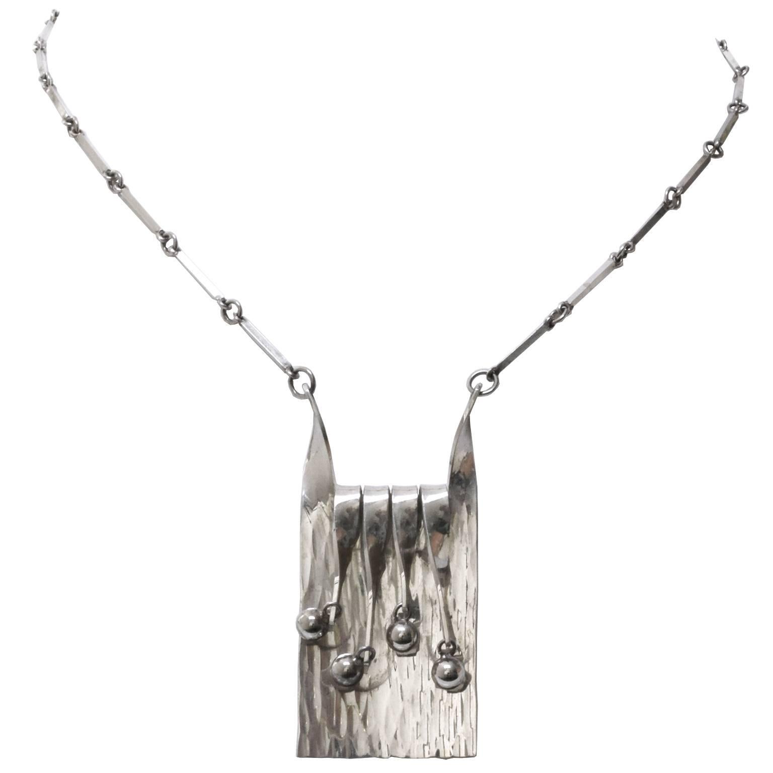 Collier et pendentif en argent de style scandinave moderne par Eksjo, 1972