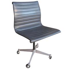 Chaise pivotante originale Charles & Ray Eames/ Miller sur roues modèle EA 105, 1958