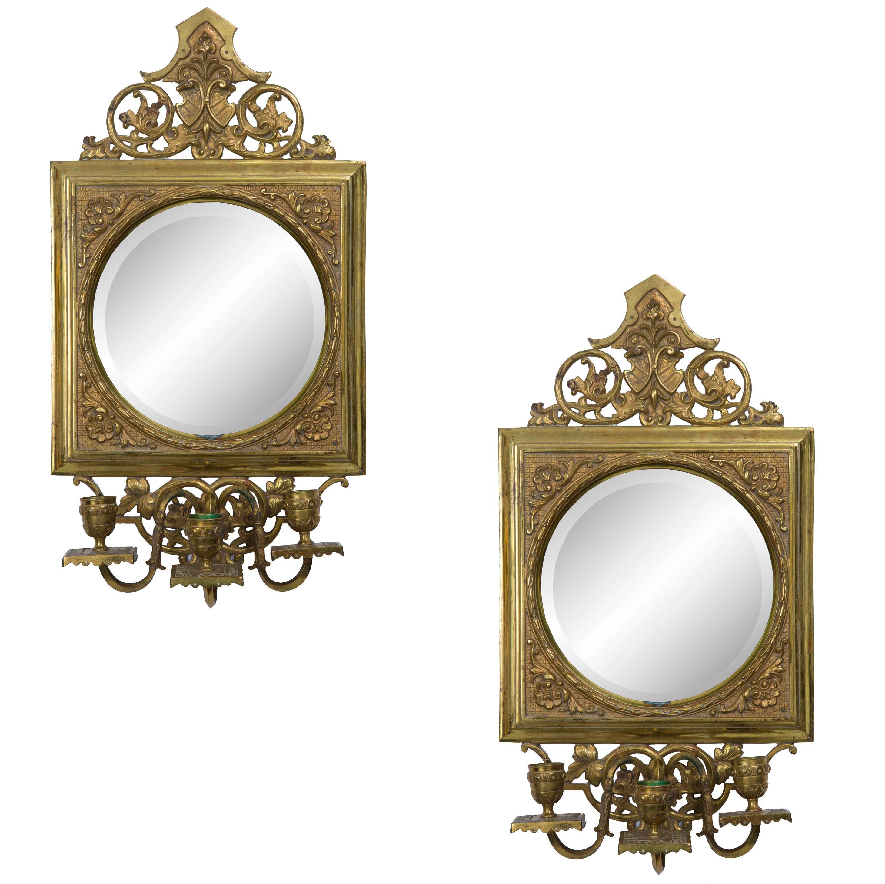 Paar Wandleuchter aus Messing und Spiegeln aus dem 19. Jahrhundert im Angebot
