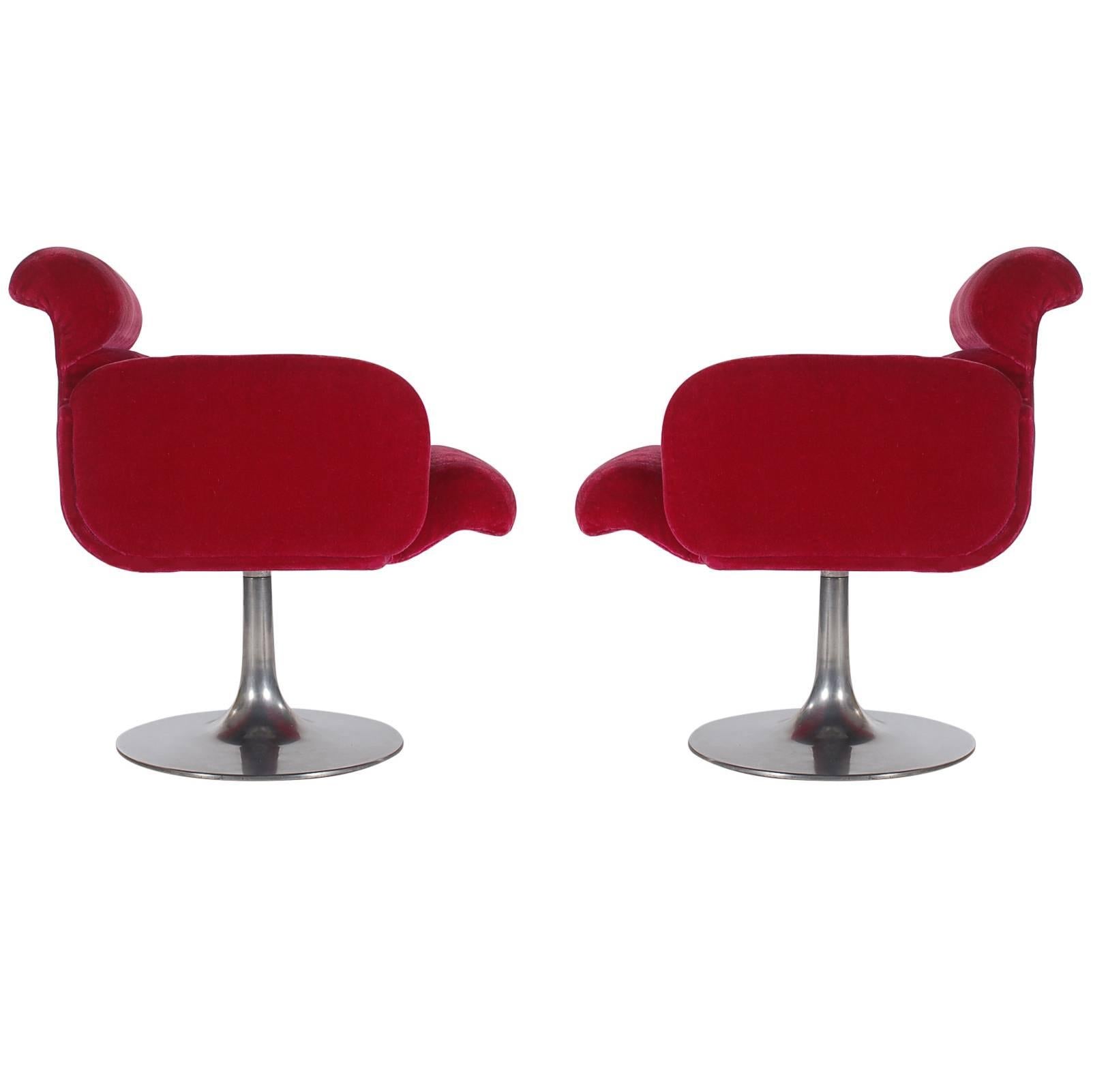 Mid-Century Modern Red Swivel Lounge Chairs with Tulip Bases by Stendig