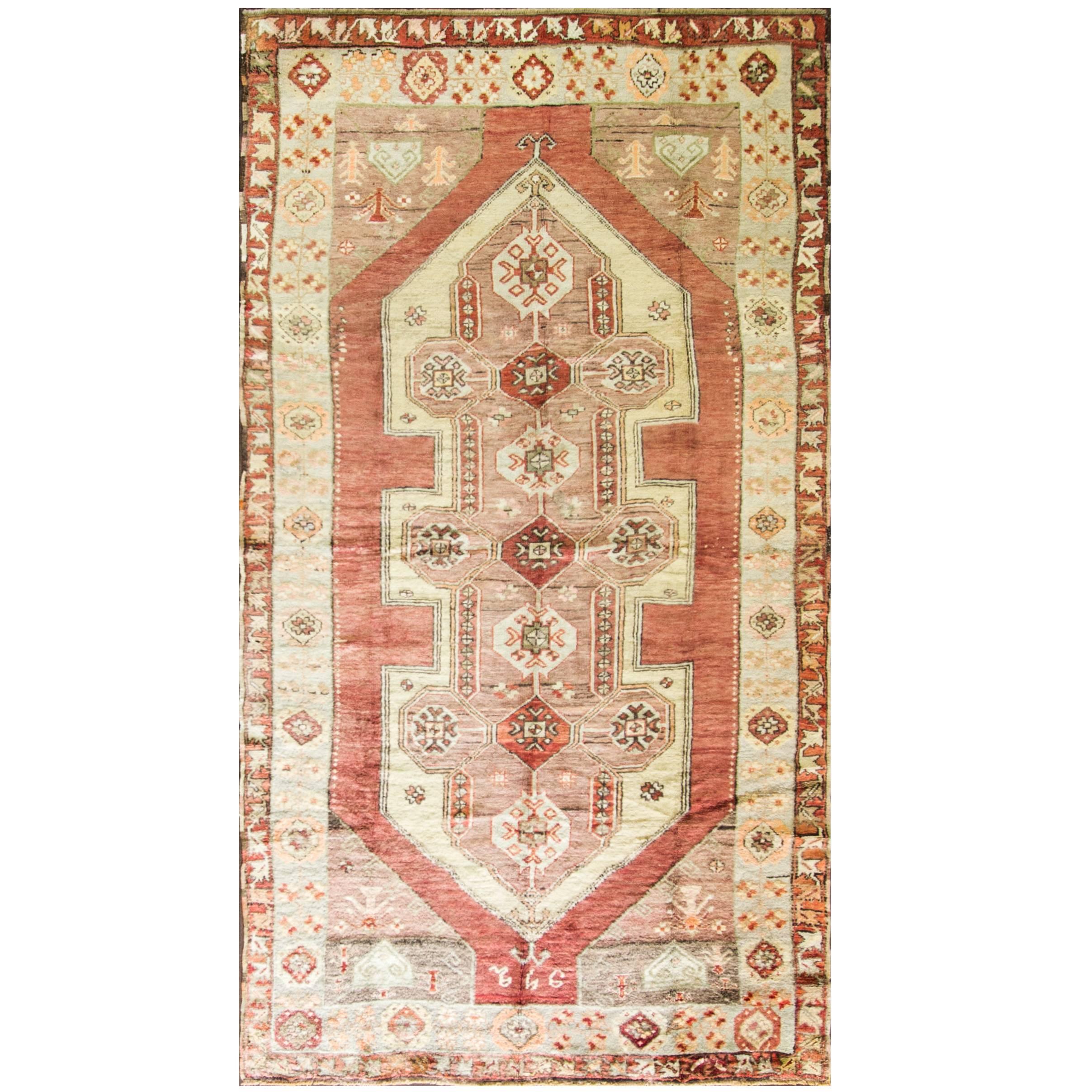  Oushak Carpet
