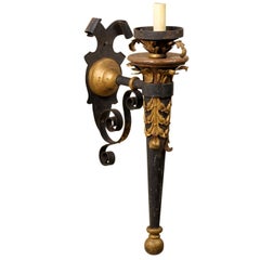Lámpara italiana vintage de un brazo en forma de antorcha con detalles dorados