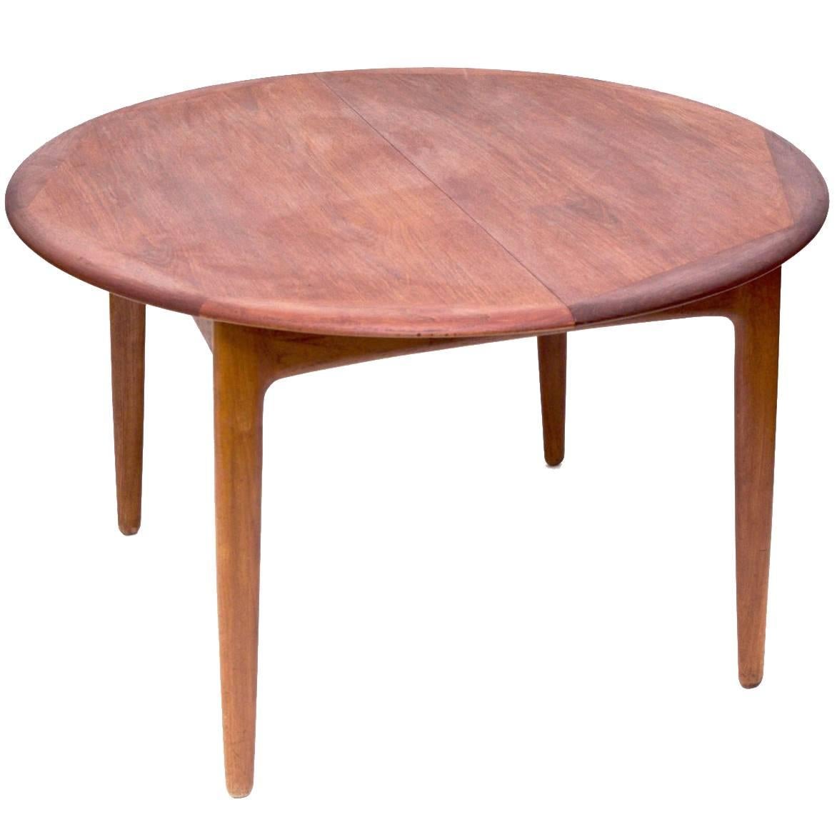 Round Expandable Dining Table by Svend Aage Madsen in Teak