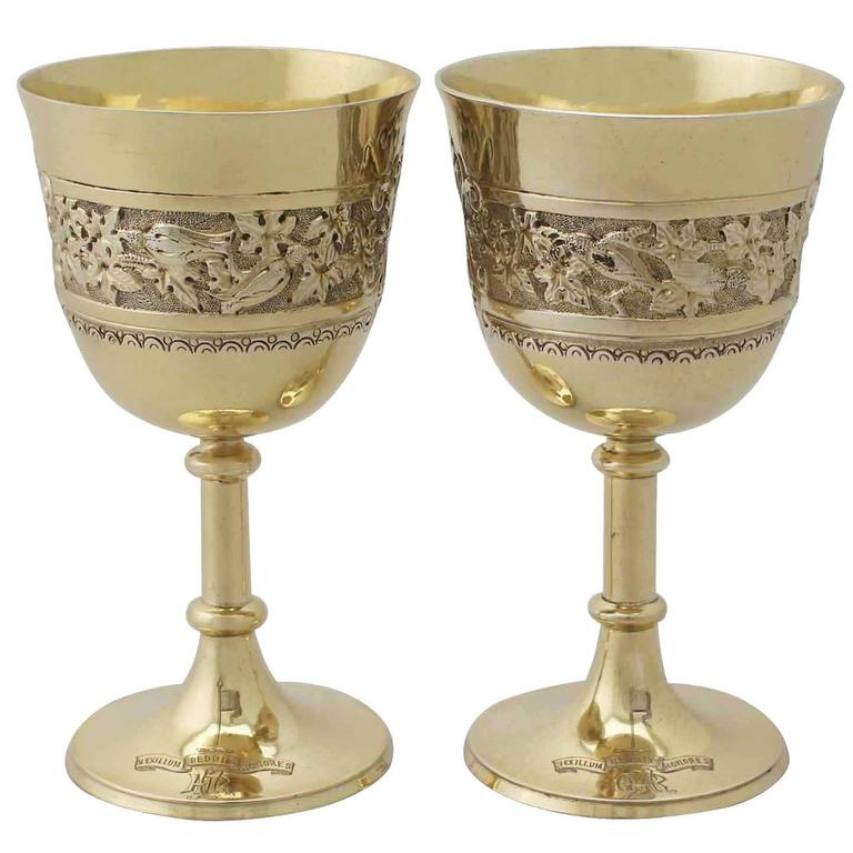 Finely Turned Yew Wood Goblet For Sale at 1stdibs