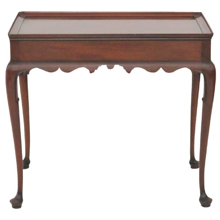 C.W. Kittinger Williamsburg Queen Anne Style Walnut Side Table For Sale