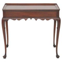 C.W. Kittinger Williamsburg Queen Anne Style Walnut Side Table