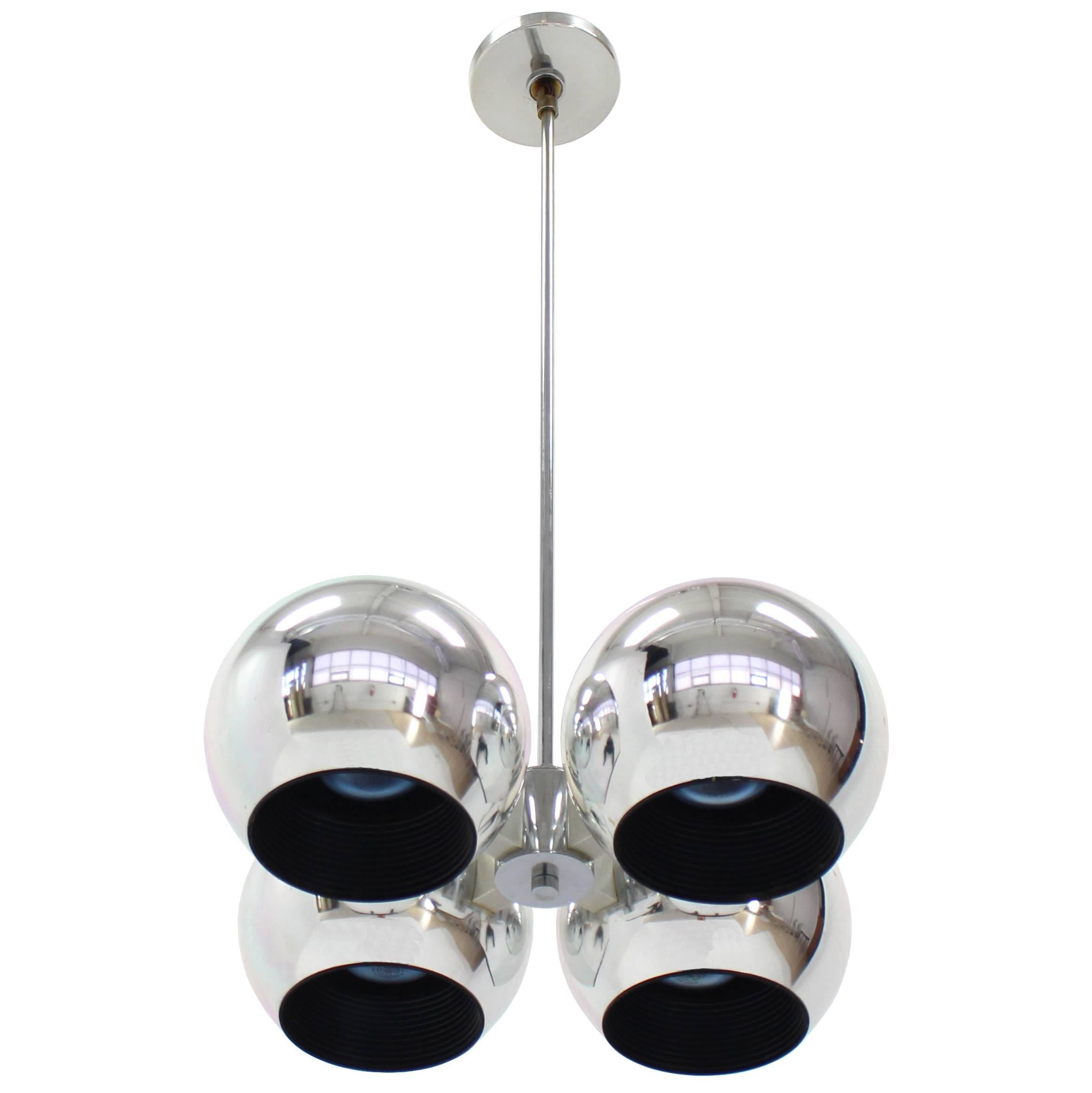 Lampe à suspension à quatre globes, moderne du milieu du siècle dernier en vente