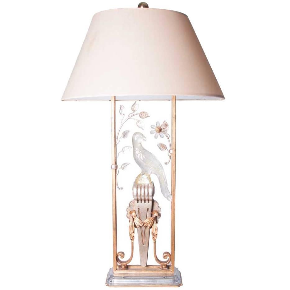Lampe de bureau perroquet en métal doré et cristal dans le style de la Maison Bagus