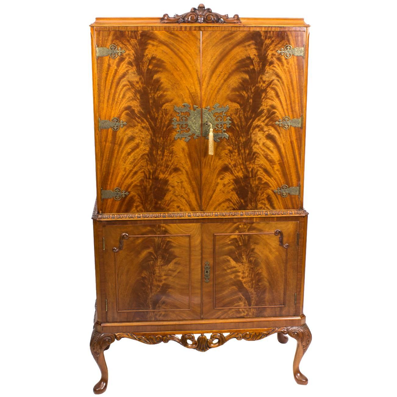Vintage Flame Mahogany Cocktail Drinks Bar Cabinet, circa 1930