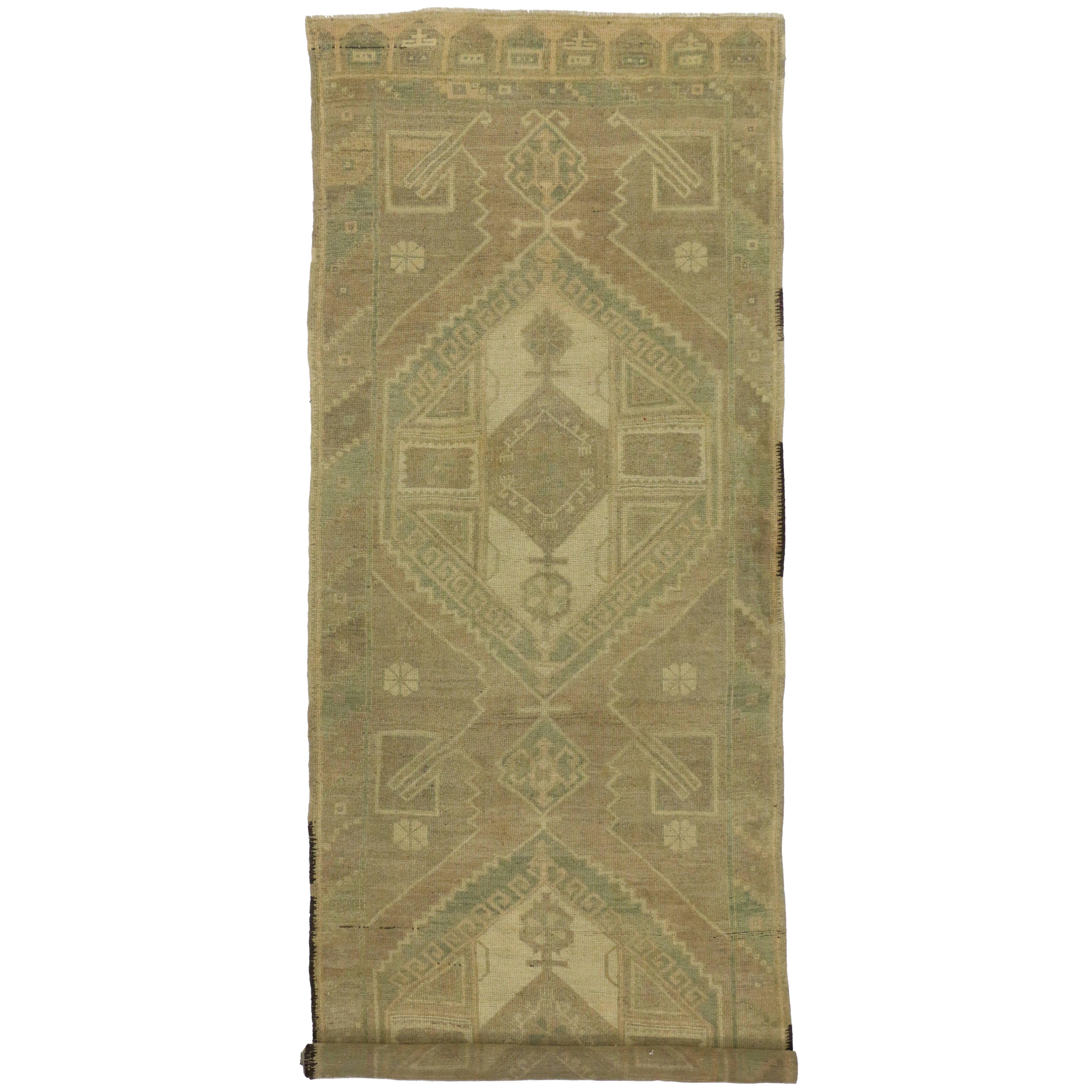 Runner turco vintage in Oushak con stile moderno in vendita 2
