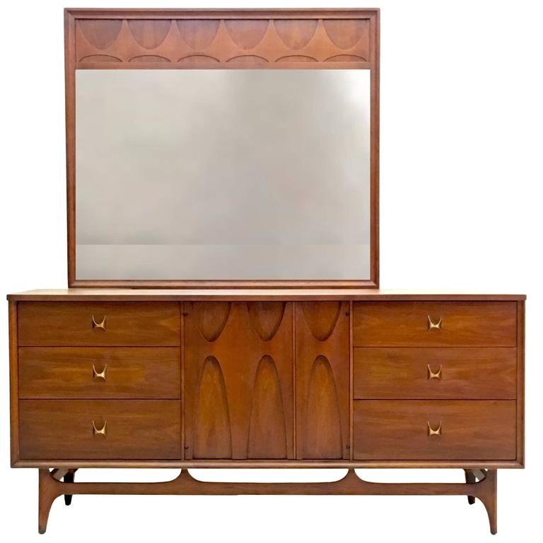 Triple Dresser And Mirror By Broyhill Brasilia Premier At 1stdibs