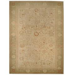 Antique Look Hand-Knotted Agra Design Rug