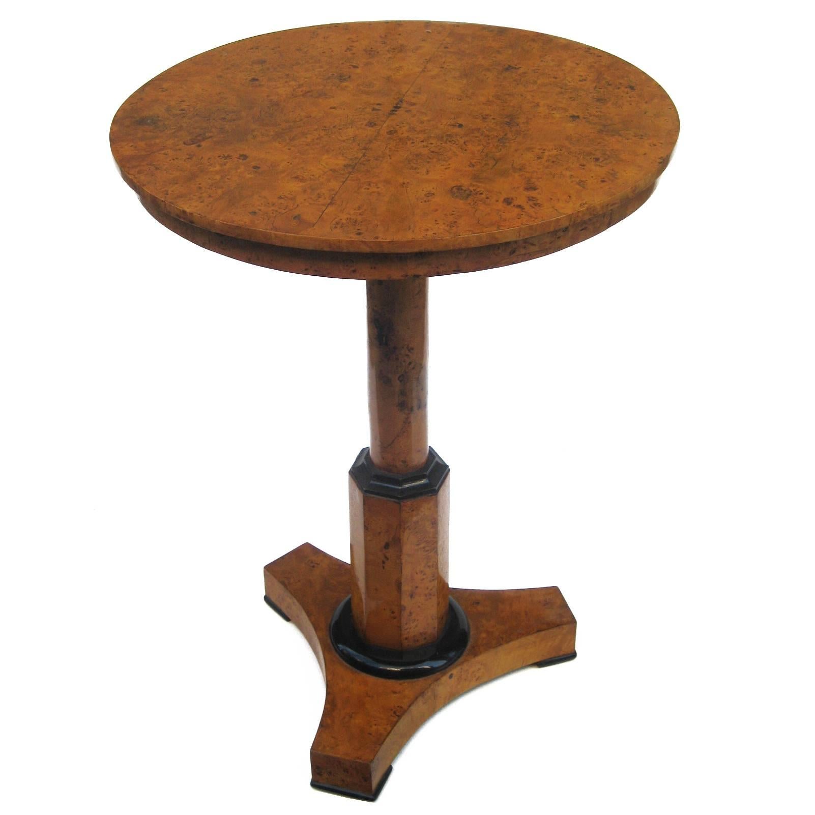 Fine Neoclassical Pedestal Side Table