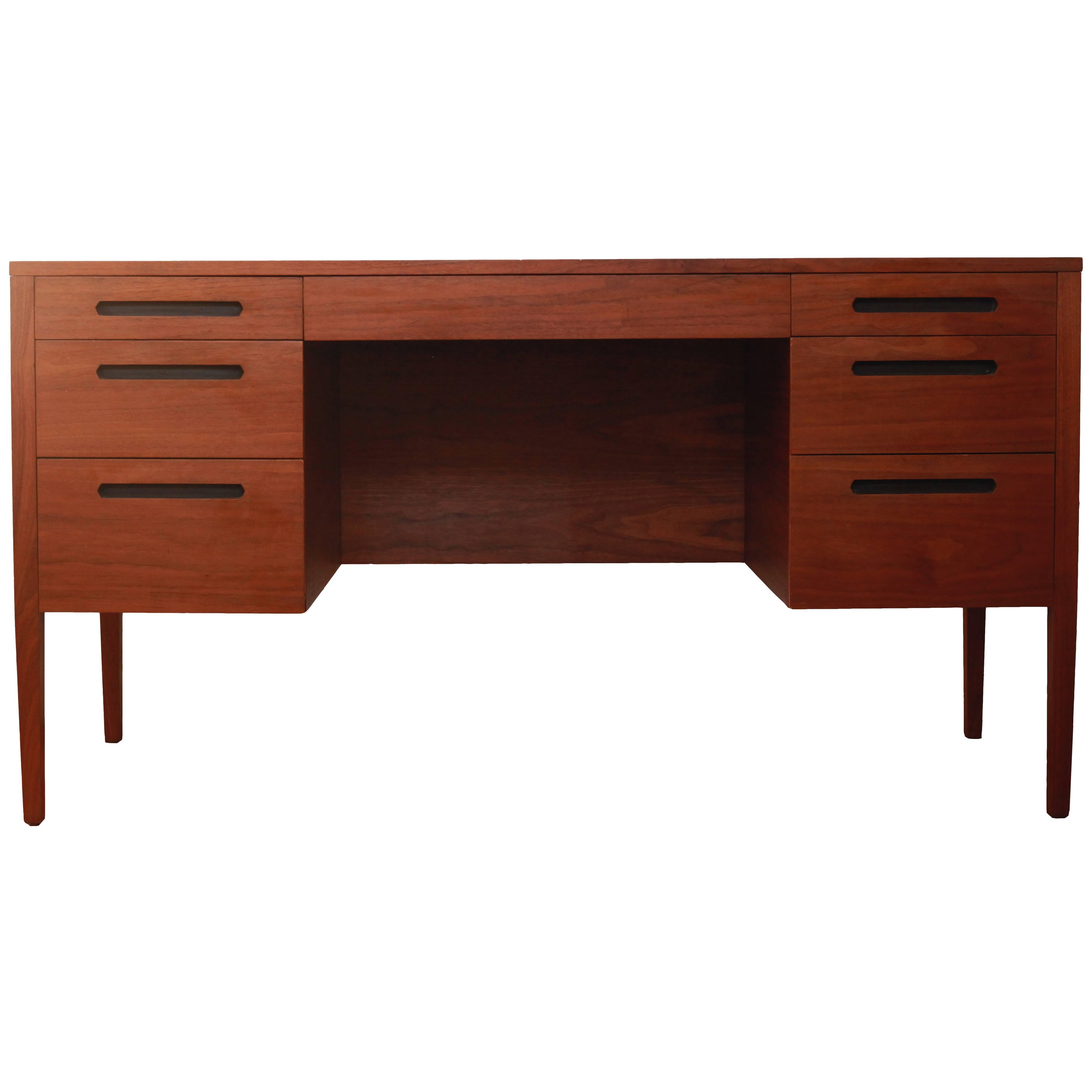 Paul McCobb Mid-Century Modern Directional Desk by Calvin Furniture Company