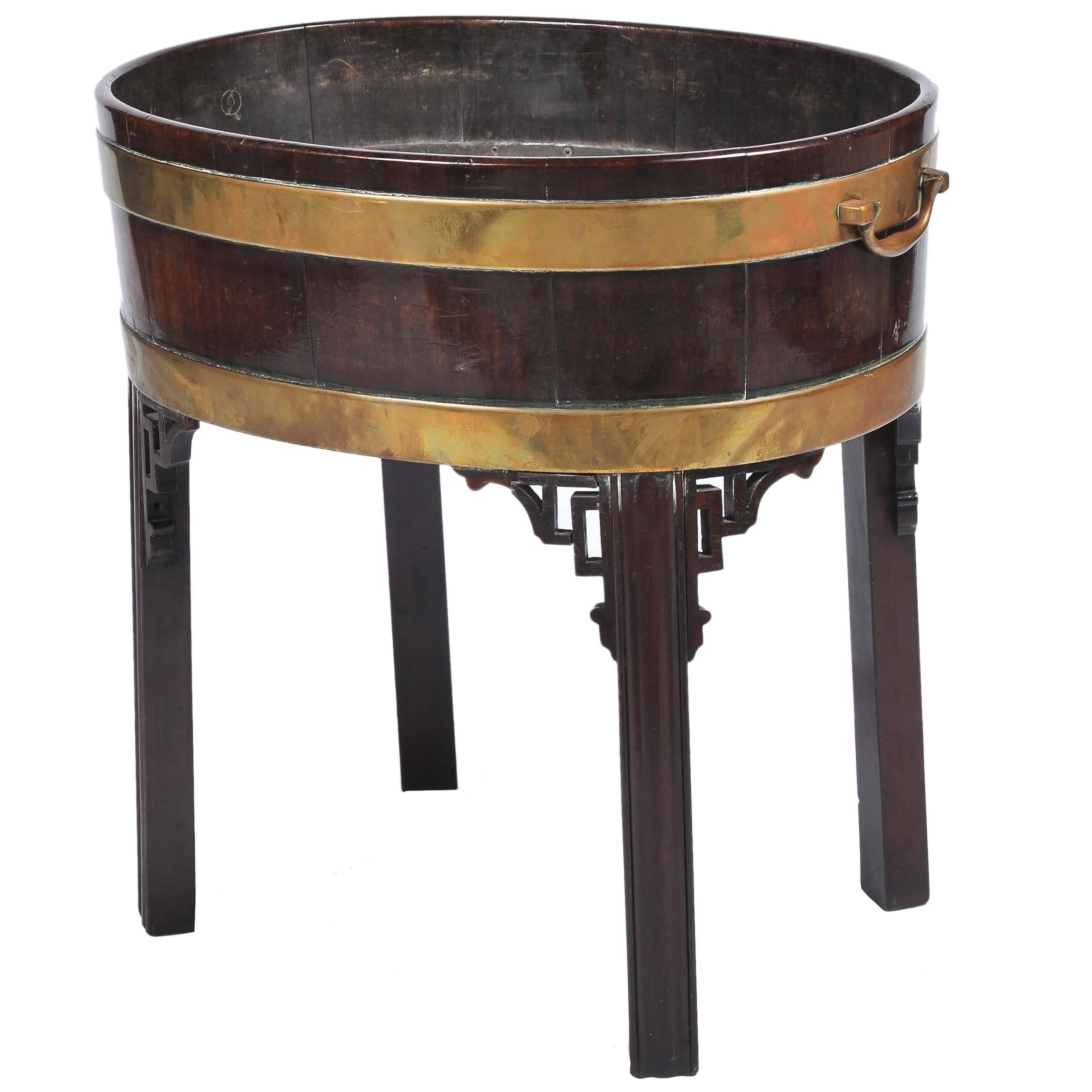 Rare French Louis XIV Period Ovale Marble Planter or Wine Cooler, circa