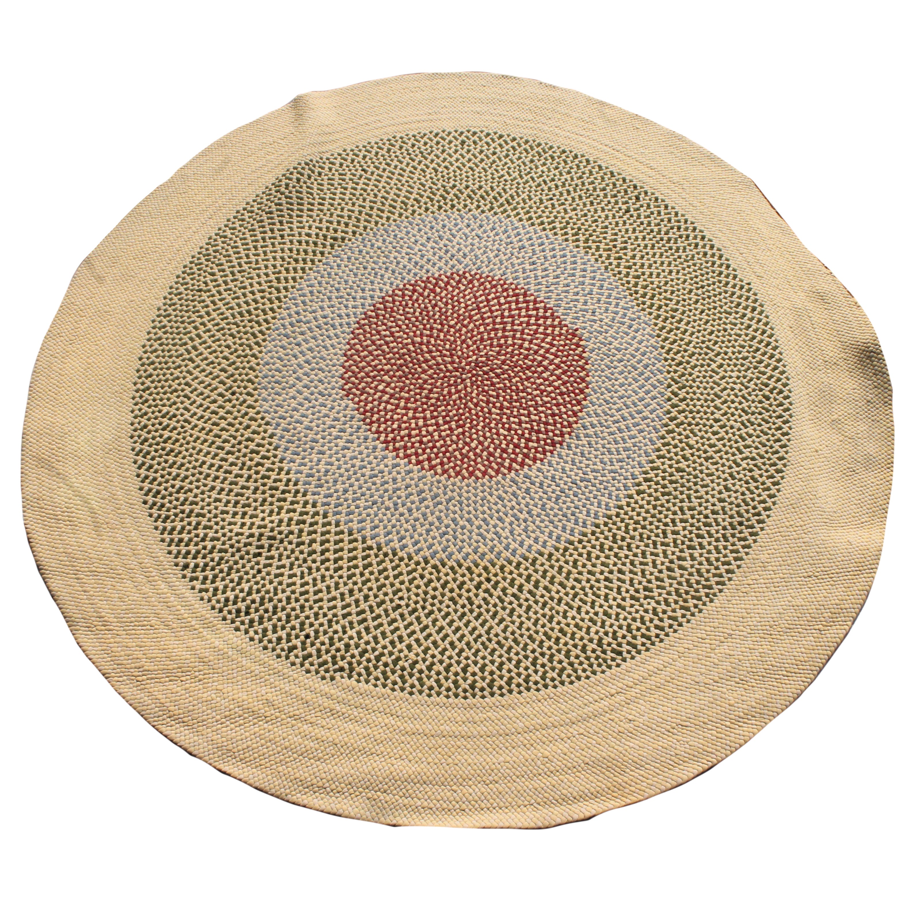1930'S Round Braided Wool Rug From Pennsylvania at 1stDibs